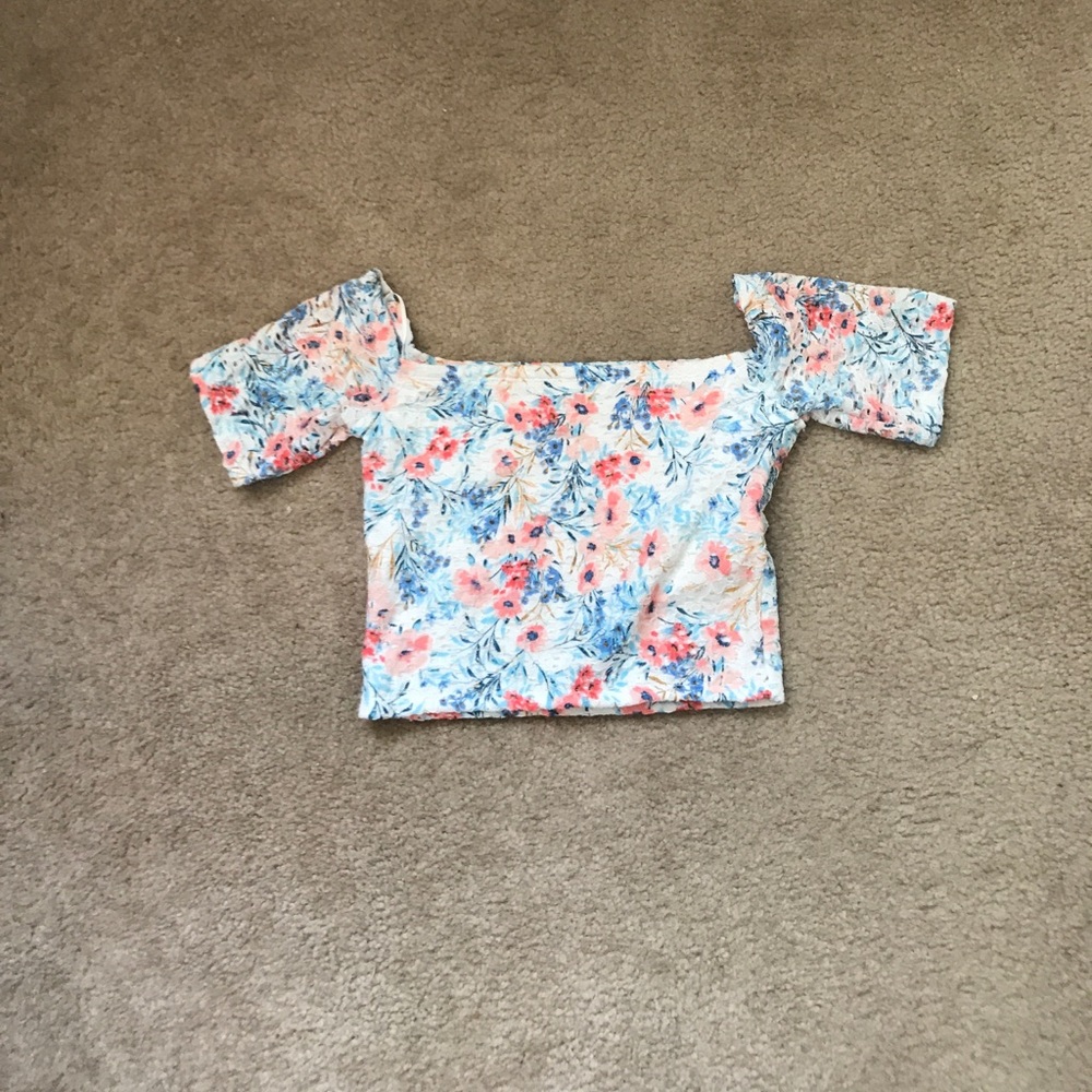 Floral lace crop top